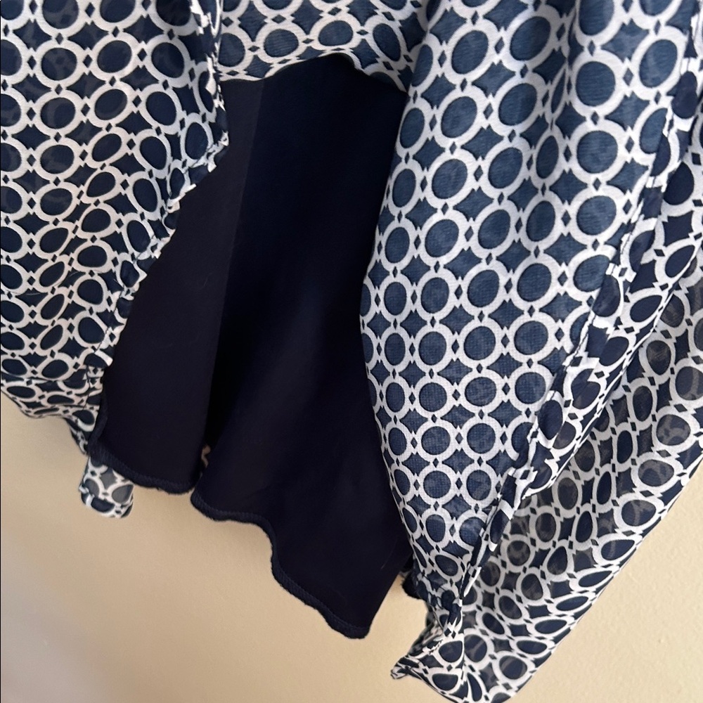 Elegant Navy and White Patterned Dress - Picture 7 of 9